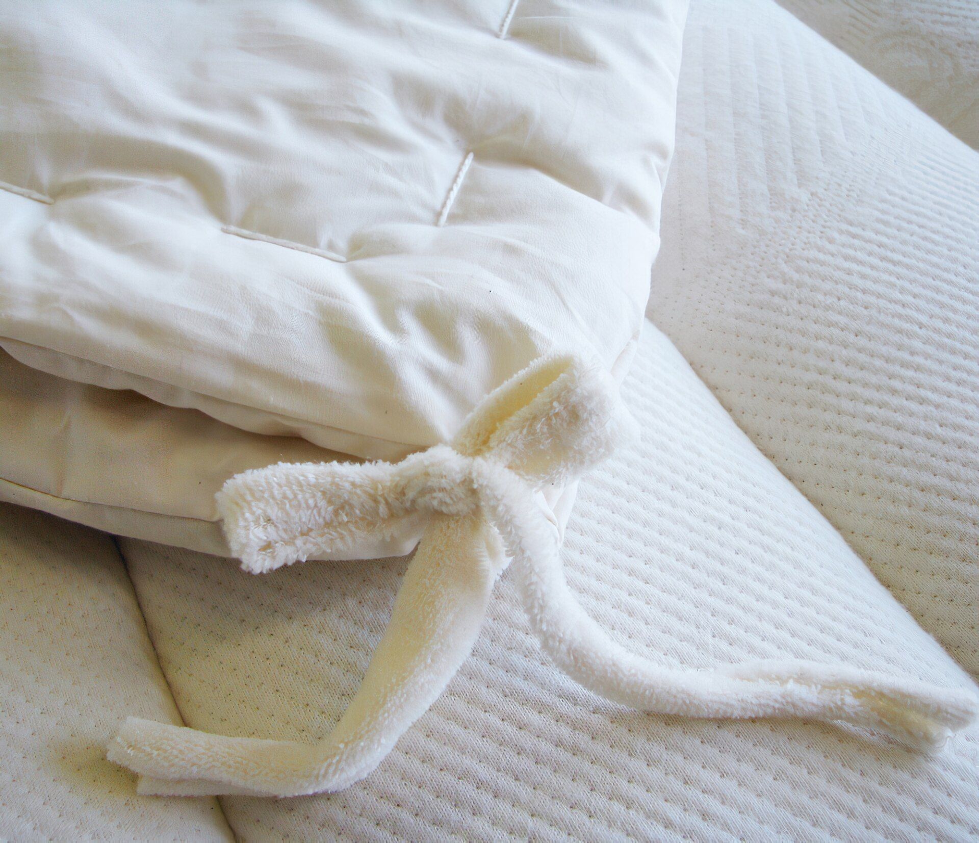 Holy Lamb Organics All-Natural Wool Comforter — SEB Mattress