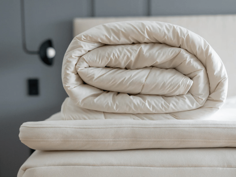 Natural Wool Comforter for Crib with Organic Cotton Covering
