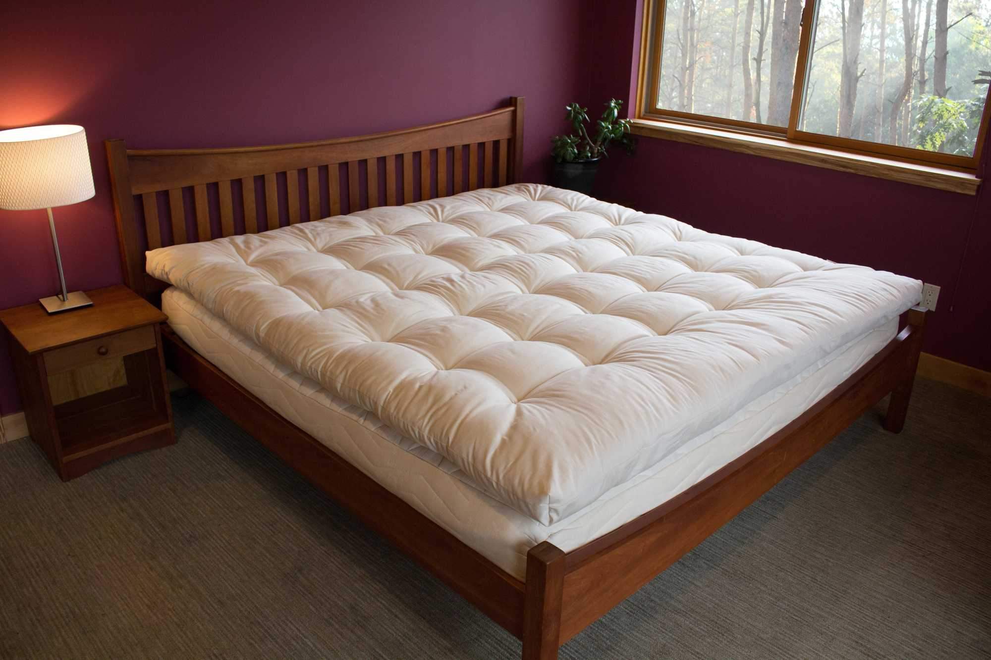 holy lamb organics deep sleep wool mattress topper